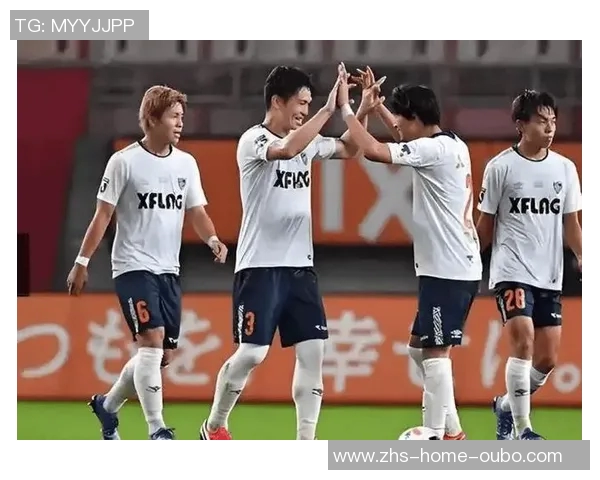 广岛三箭与山东鲁能激战正酣中超球队争夺亚洲赛场荣耀